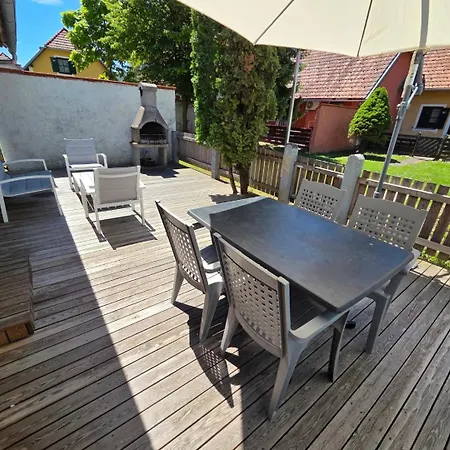 Terme Catez - Druzinski Apartma S Kartami Catez ob Savi