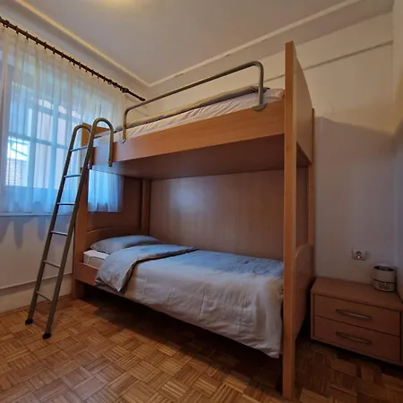 Terme Catez - Druzinski Apartma S Kartami Appartamento